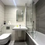 Harbourside Haven - One Bed With Balcony