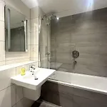 Harbourside Haven - One Bed With Balcony شقة