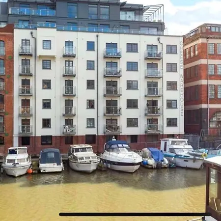 شقة Harbourside Haven - One Bed With Balcony
