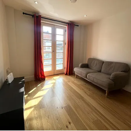 Harbourside Haven - One Bed With Balcony شقة