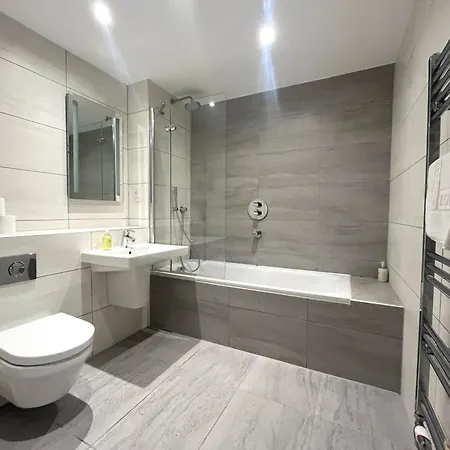 Harbourside Haven - One Bed With Balcony Apartment Bristol