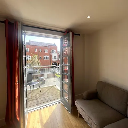 Harbourside Haven - One Bed With Balcony Apartment Bristol
