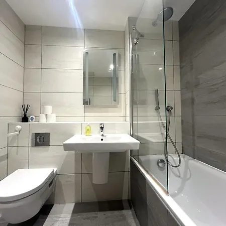 Harbourside Haven - One Bed With Balcony