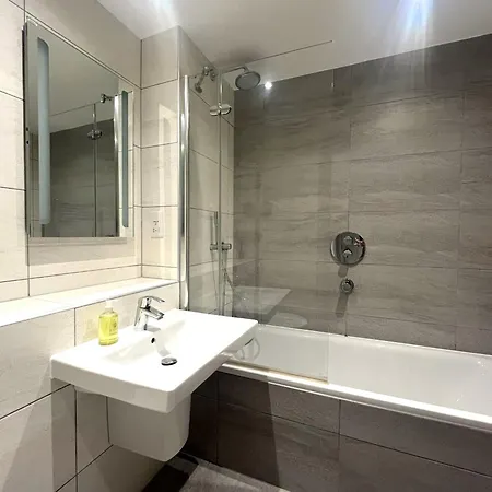Harbourside Haven - One Bed With Balcony דירה