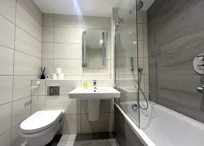 Harbourside Haven - One Bed With Balcony